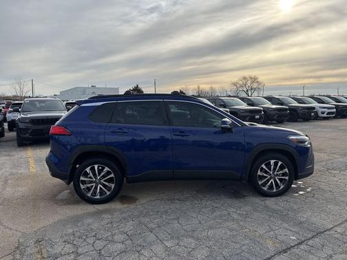 2024 Toyota Corolla Cross XLE