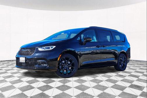 2026 Chrysler Pacifica L