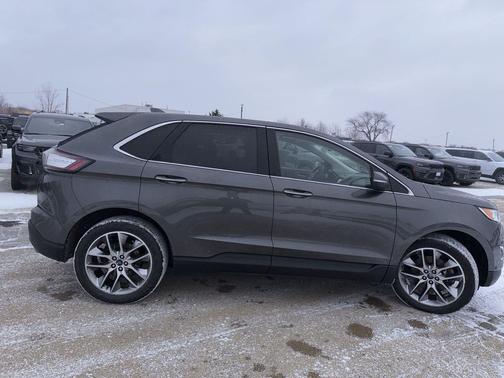 2017 Ford Edge Titanium