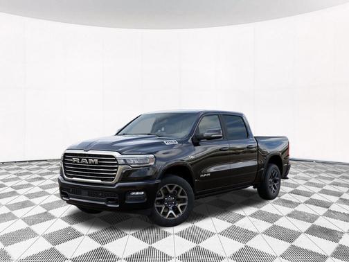 Diamond Black Crystal Pearlcoat 2026 RAM 1500 Laramie