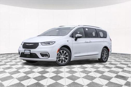 2025 Chrysler Pacifica L