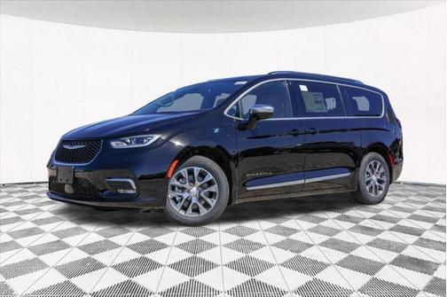 2025 Chrysler Pacifica L