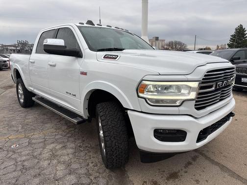 2019 RAM 2500 Laramie Crew Cab 4x4 6'4' Box