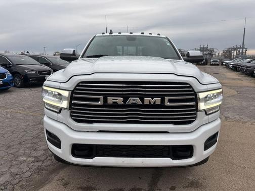 2019 RAM 2500 Laramie Crew Cab 4x4 6'4' Box