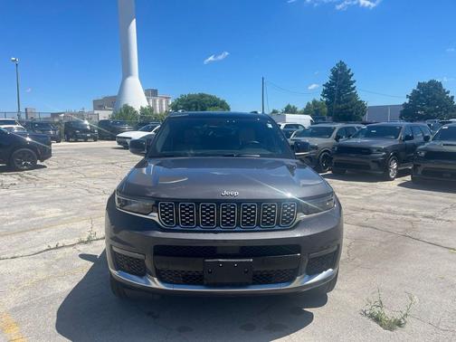 Baltic Gray Metallic Clearcoat 2023 Jeep Grand Cherokee L Summit