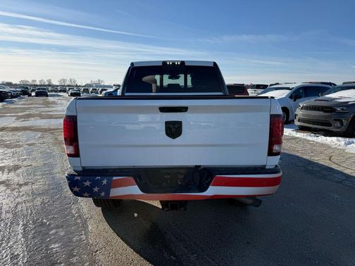 2018 RAM 2500 Laramie Crew Cab 4x4 6'4' Box
