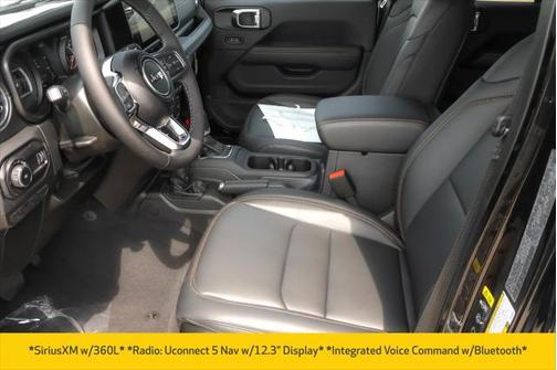 2025 Jeep Wrangler 4-Door Sahara 4x4