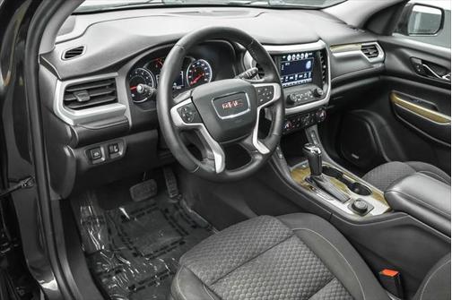 2017 GMC Acadia SLE-2
