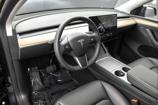 2024 Tesla Model Y Long Range Dual Motor All-Wheel Drive