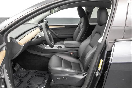 2024 Tesla Model Y Long Range Dual Motor All-Wheel Drive