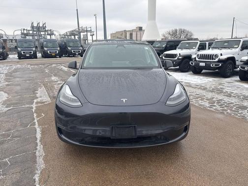 2024 Tesla Model Y Long Range Dual Motor All-Wheel Drive