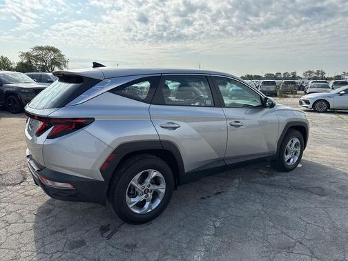 2023 Hyundai TUCSON SE