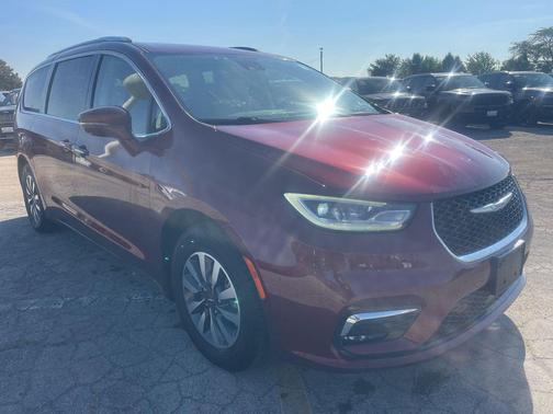 2021 Chrysler Pacifica Hybrid Touring L