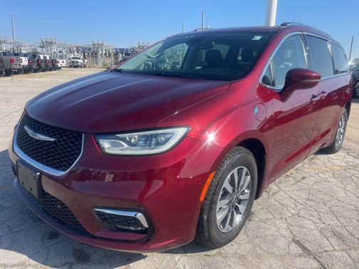 2021 Chrysler Pacifica Hybrid Touring L
