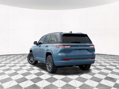 Pb5 2026 Jeep Grand Cherokee Summit