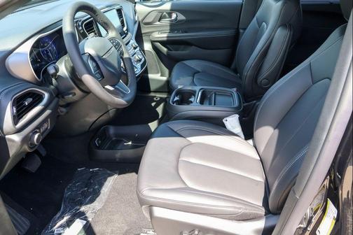 Pxj 2027 Chrysler Pacifica L