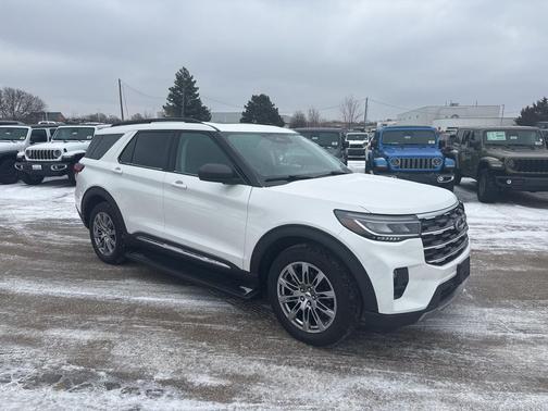 2025 Ford Explorer Active