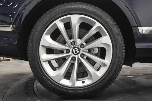 2025 Bentley Bentayga V8