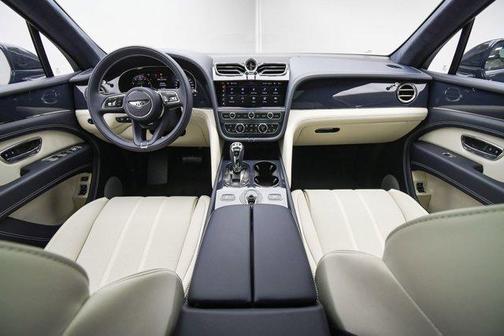 2025 Bentley Bentayga V8