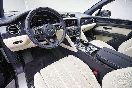 2025 Bentley Bentayga V8