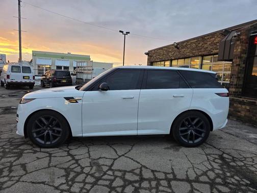 2023 Land Rover Range Rover Sport SE