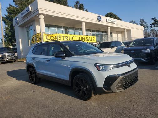 2025 Volkswagen Taos 1.5T SE Black