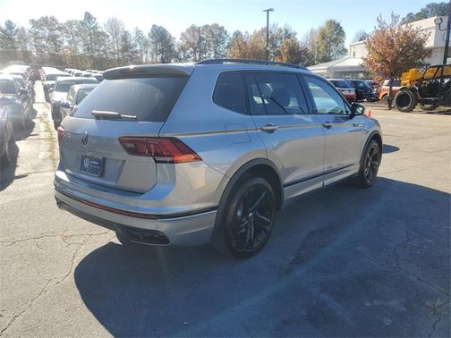 2024 Volkswagen Tiguan 2.0T SE R-Line Black