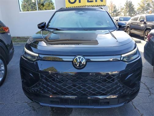 2025 Volkswagen Tiguan 2.0T SE R-Line Black