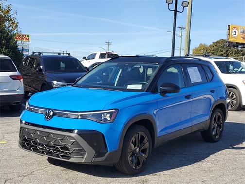 2025 Volkswagen Taos 1.5T SE Black