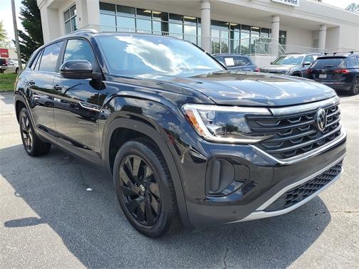 2025 Volkswagen Atlas Cross Sport 2.0T SE w/ Technology