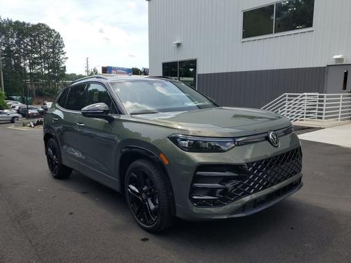 Green 2026 Volkswagen Tiguan 2.0T SE R-Line Black