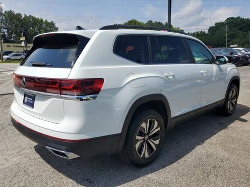 Pure White 2025 Volkswagen Atlas 2.0T SE