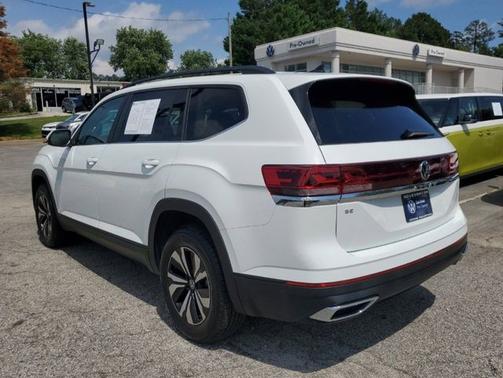 Pure White 2025 Volkswagen Atlas 2.0T SE