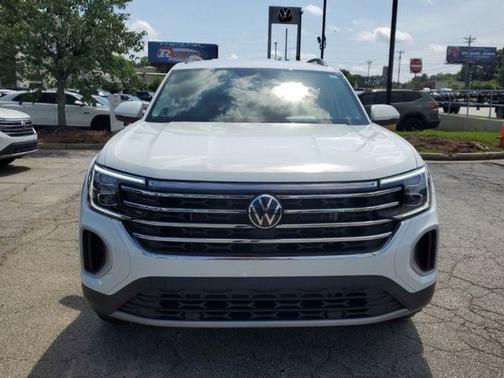 Pure White 2025 Volkswagen Atlas 2.0T SE
