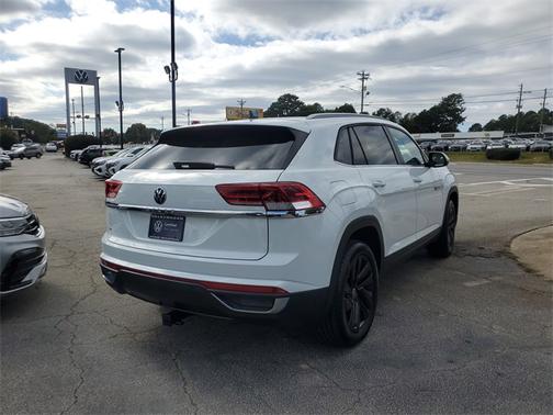 2022 Volkswagen Atlas Cross Sport 2.0T SE w/ Technology