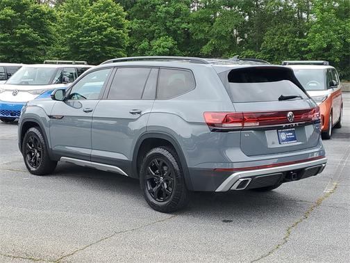 2025 Volkswagen Atlas 2.0T Peak Edition
