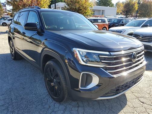 2024 Volkswagen Atlas 2.0T SE w/ Technology