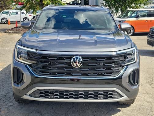 2025 Volkswagen Atlas Cross Sport 2.0T SE w/ Technology