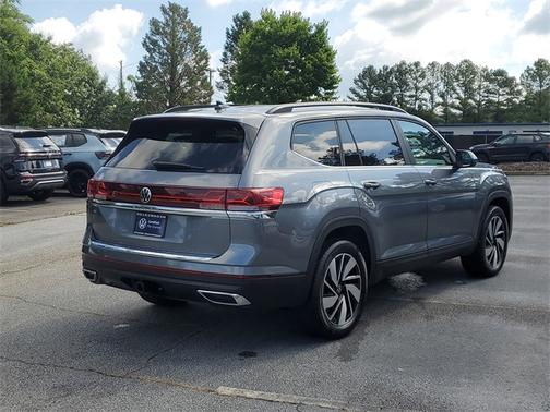 2024 Volkswagen Atlas 2.0T SE w/ Technology