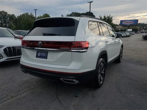 2025 Volkswagen Atlas 2.0T SE