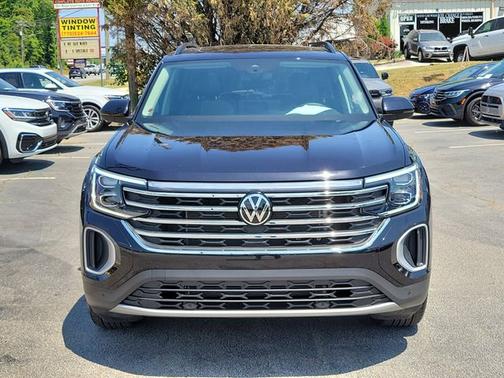 Deep Black Pearl 2025 Volkswagen Atlas 2.0T SE w/Technology