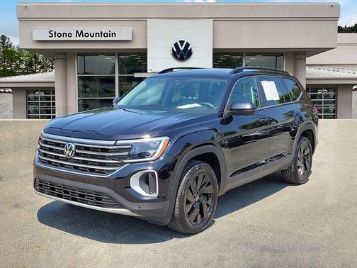 Deep Black Pearl 2025 Volkswagen Atlas 2.0T SE w/Technology