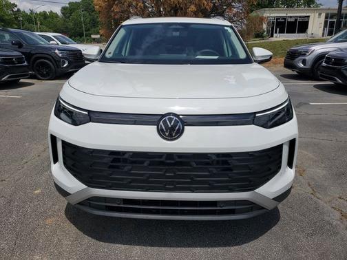 Pure White 2025 Volkswagen Tiguan 2.0T SE