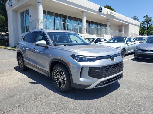 Pyrite Silver Metallic 2025 Volkswagen Tiguan 2.0T S