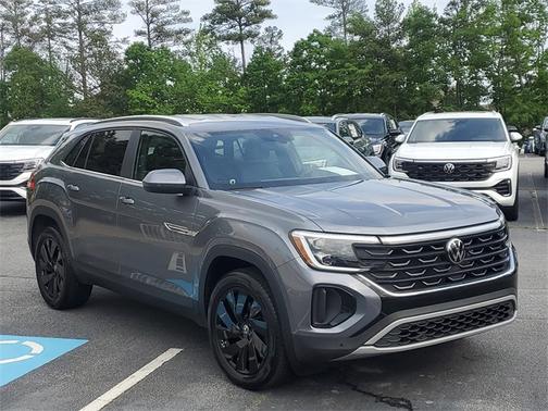 2024 Volkswagen Atlas Cross Sport 2.0T SE w/ Technology
