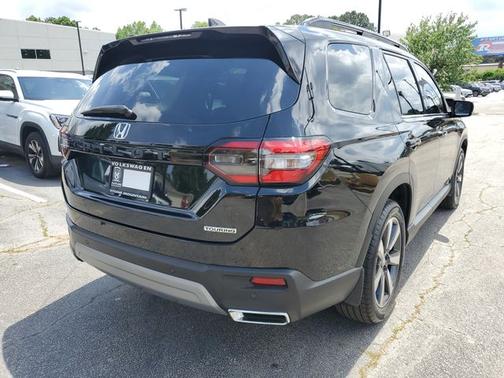 Crystal Black Pearl 2025 Honda Pilot Touring