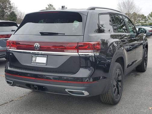 Black 2026 Volkswagen Atlas 2.0T SE w/Technology