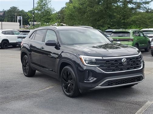 2025 Volkswagen Atlas Cross Sport 2.0T SE w/ Technology