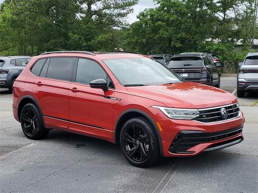 2024 Volkswagen Tiguan 2.0T SE R-Line Black