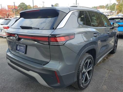 2025 Volkswagen Tiguan 2.0T SE